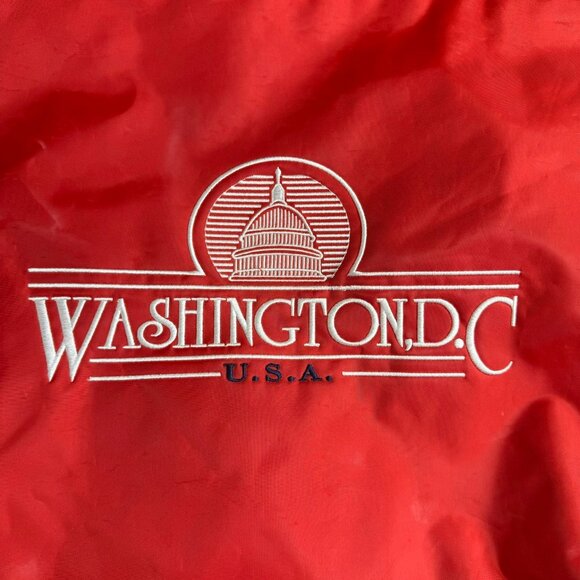 Vintage "Washington D.C." Red Nylon Tote Bag, Full Zip Closure, Americana Kitsch - Picture 3 of 12